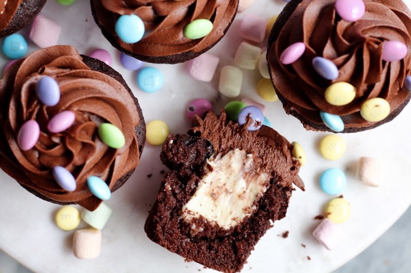 Easy Easter cupcake recipes: Cadbury Creme Eggs cupcakes at Ritzy Mom