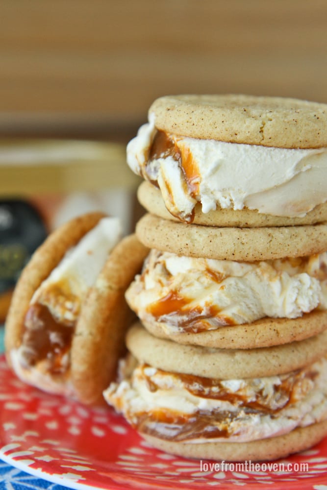 DIY ice cream cookie sandwiches: Caramel Snickerdoodle Gelato Sandwiches | Love From the Oven