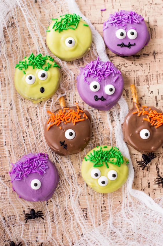 Easy Oreo Halloween treats for kids: Monster Cookies | Powered by Mom