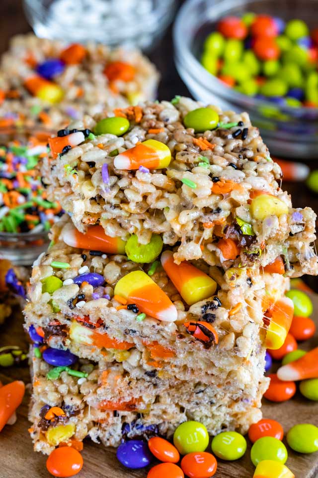 Halloween Class Party Treats: Halloween Rice Krispie Treat variation from Crazy for Crust