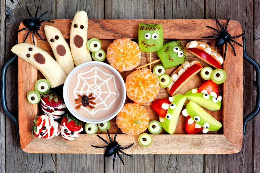Our ultimate guide to last minute Halloween recipes. Make it fun + easy!