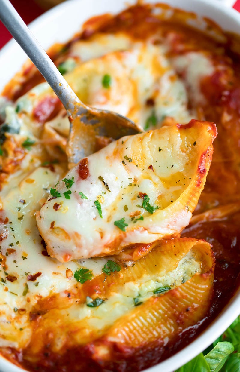 Weekly meal plan: Cheesy Stuffed Shells at Peas and Crayons