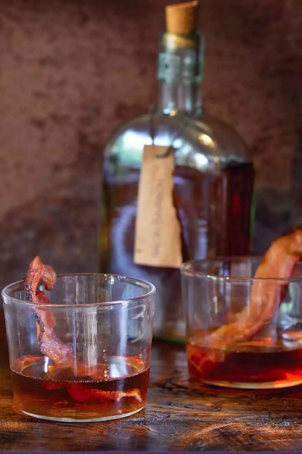 Homemade bacon bourbon liqueur | Leite's Culinaria