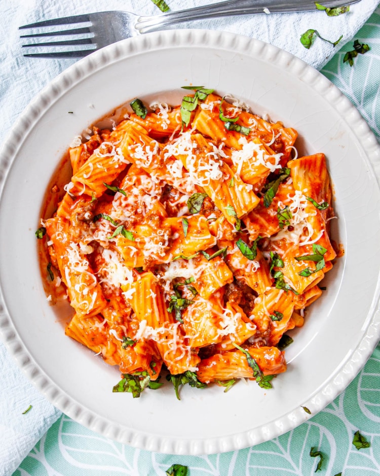 Weekly meal plan: Instant Pot Baked Ziti at Craving Home Cooked