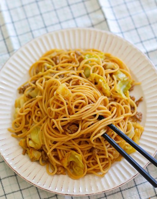 Itameshi Japanese food: Miso-Butter spaghetti by Seonkyoung Longest