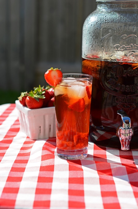 Upgrade your sun tea with fruit compotes | Strawberry sun tea at The Cake Chica