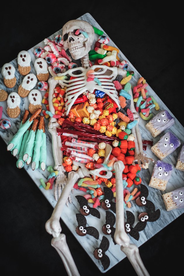 8 astoundingly creative Halloween  snack trays to fill the 