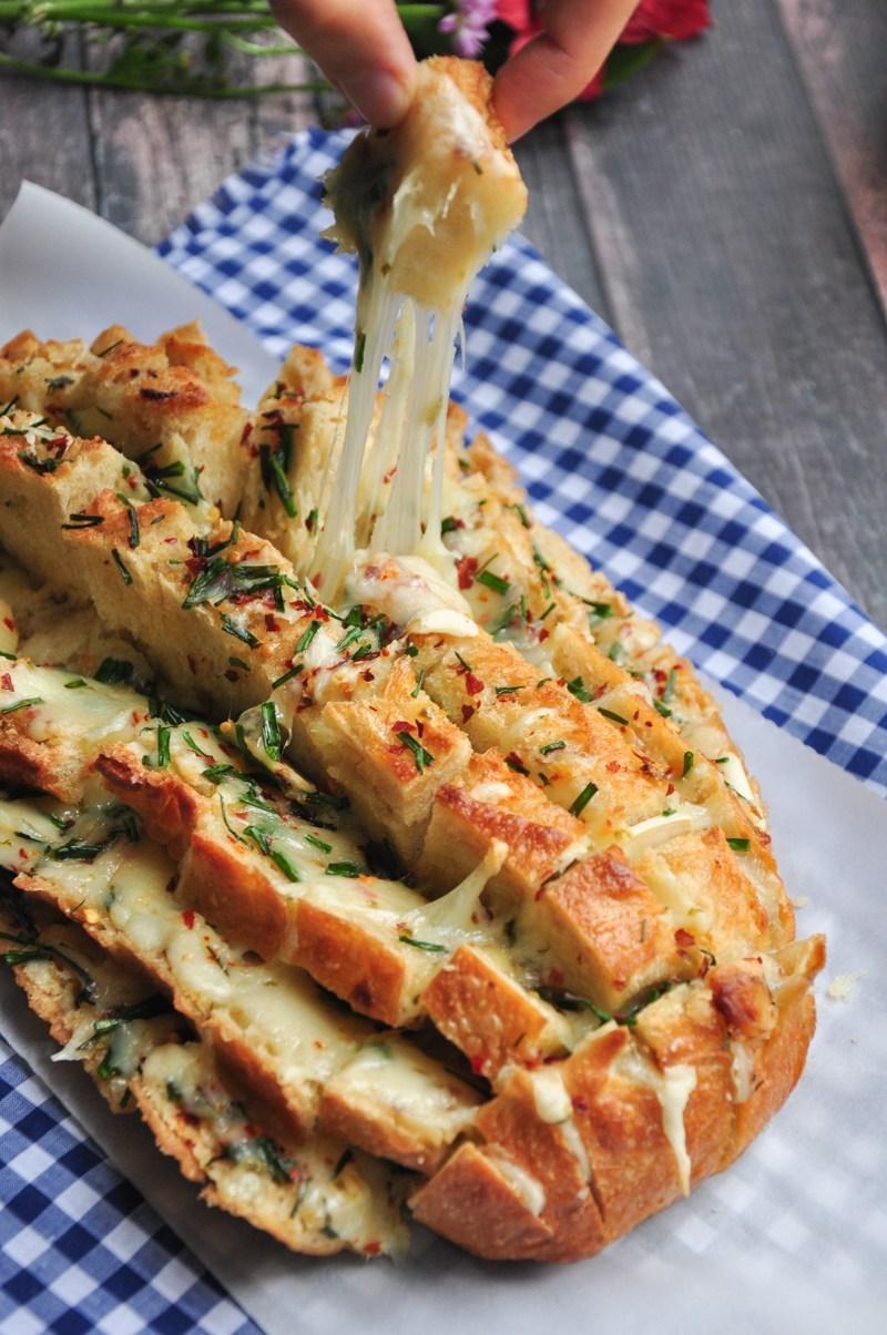 Sidesgiving recipes: Garlic Pull Apart Bread at Street Smart Kitchen