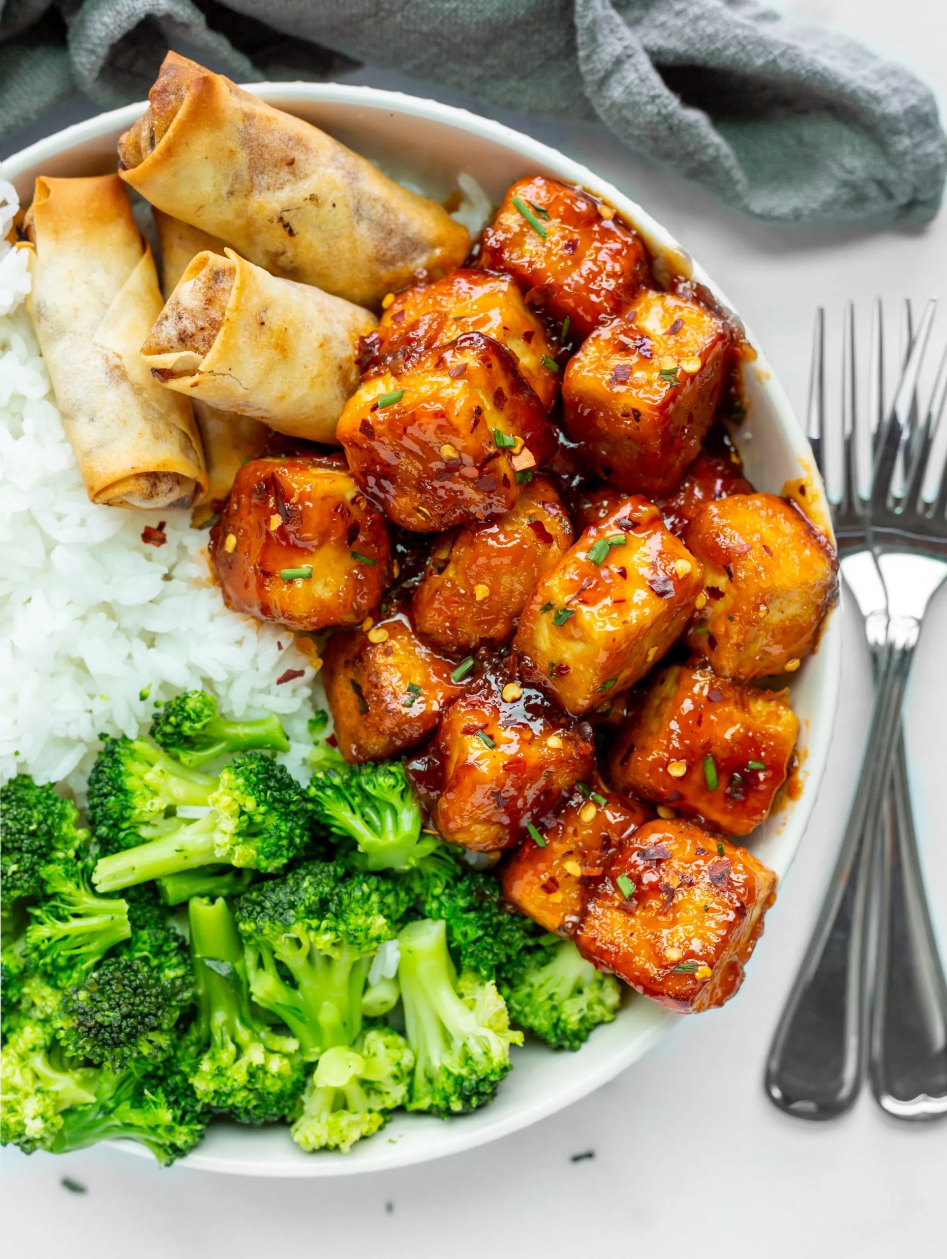 Weekly meal plan 9: Firecracker Tofu bowls at Vegan Travel Eats