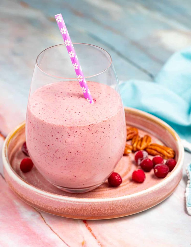 A Virtual Vegan's cranberry, apple, and walnut smoothie is perfect for fall