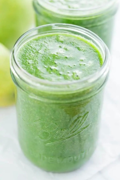Get you greens with Get Inspired Everyday's fall flavor smoothie recipe