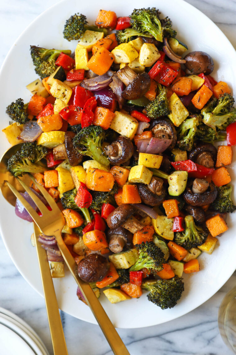 Roasted vegetables are a great allergy-friendly side dish for Thanksgiving! Recipe by Damn Delicious which is aptly named