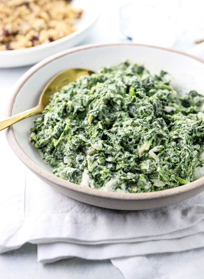 Creamed spinach without the cream? Yes, with this recipe from Detoxinista